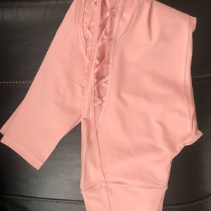 High waisted PINK leggings